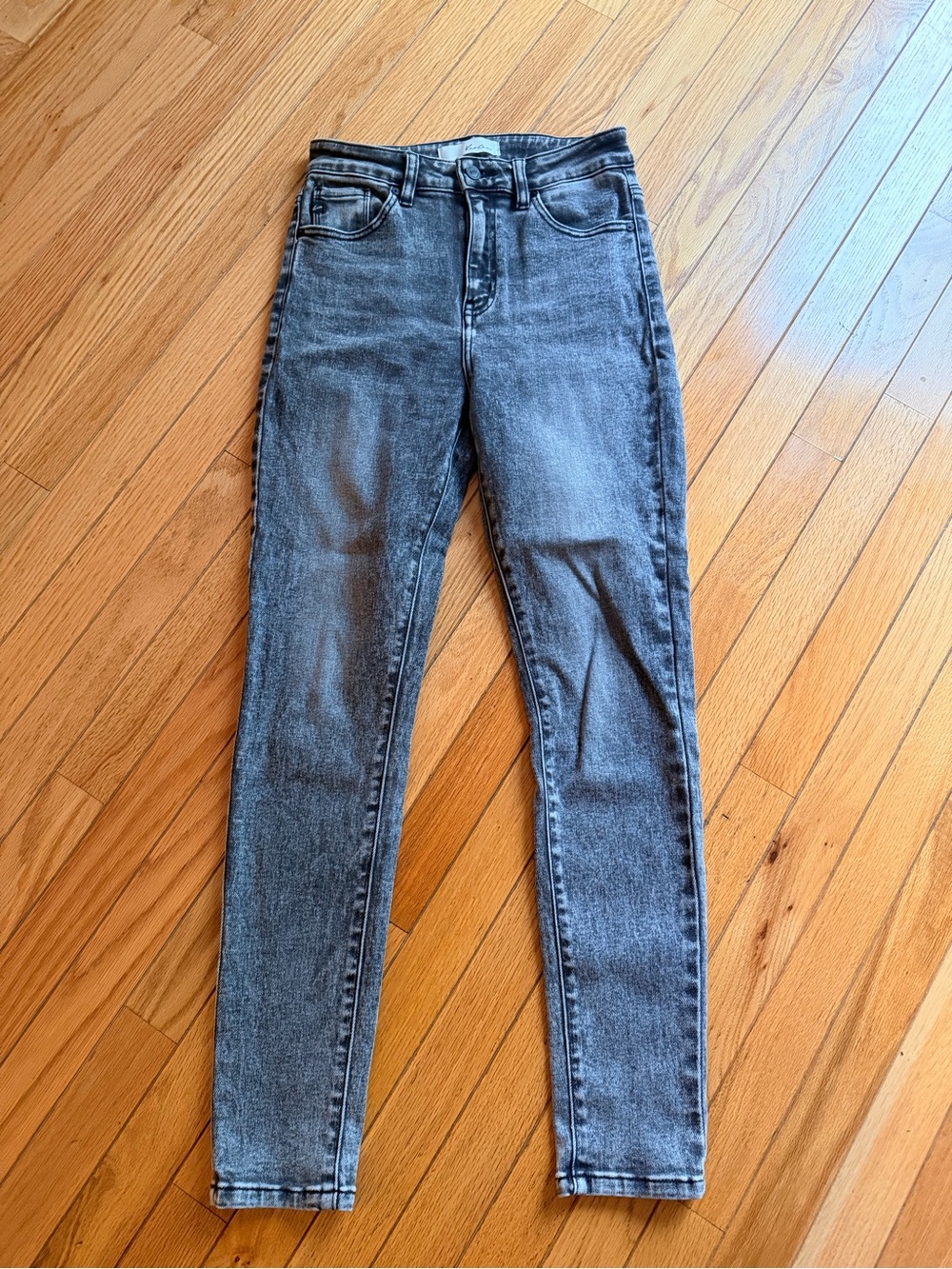 KanCan Women's Skinny Jeans - Gray Wash NWOT